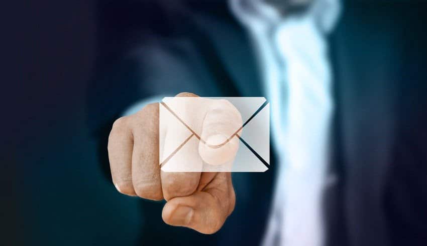 Comment bien r&eacute;diger un mail de relance client ?