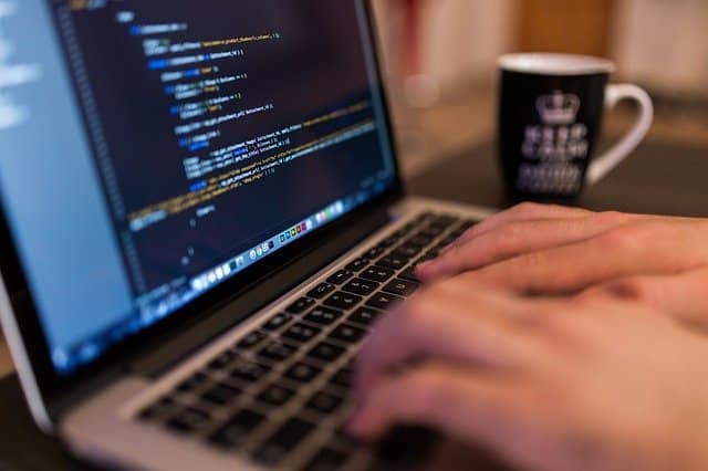 Quels sont les avantages et les inconv&eacute;nients du BYOD en entreprise ?