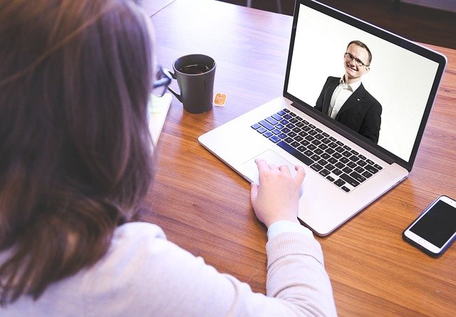 LiNote, meilleure solution de visioconf&eacute;rence pour personnes tr&egrave;s &acirc;g&eacute;es