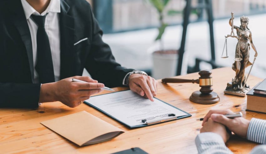 Professionnels du droit : que faut-il savoir de l’assurance RC pro ?
