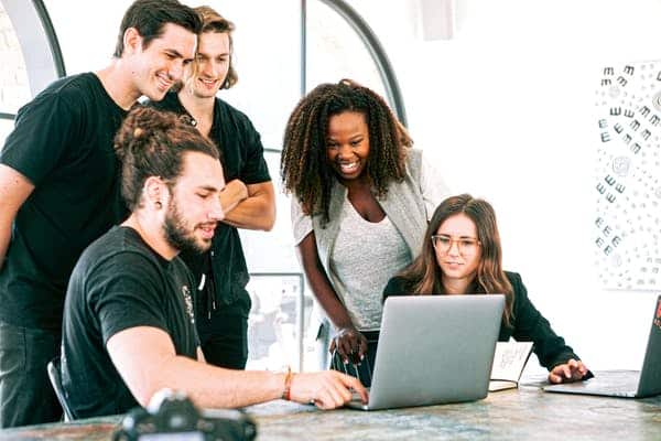 Pourquoi travailler avec une agence locale quand on a besoin de r&eacute;f&eacute;rencement pour son site web&thinsp;?