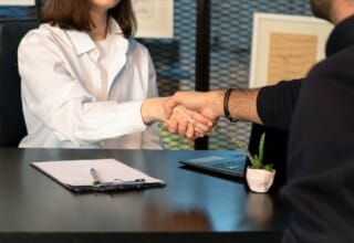 Comment choisir le bon agent dropshipping en France?