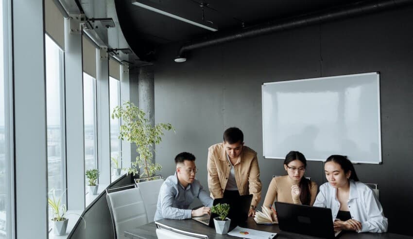 Les avantages d&rsquo;utiliser un bon logiciel de gestion commerciale pour une agence web