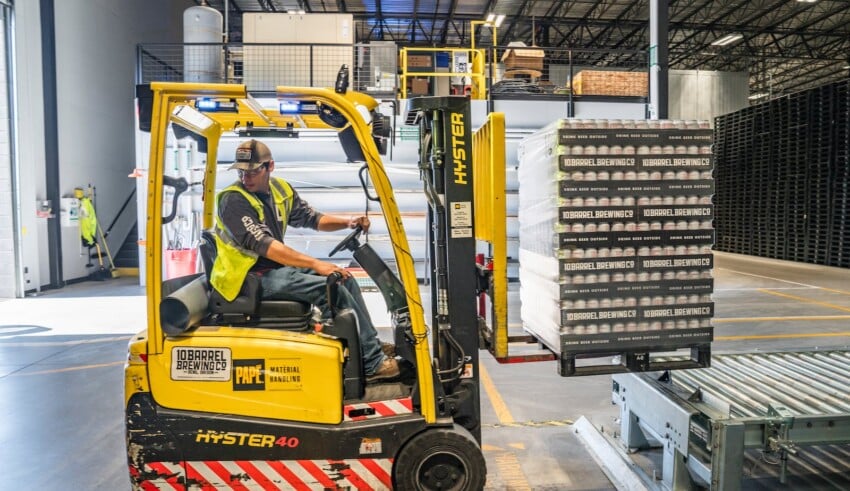 Les avantages des caisses palettes grillag&eacute;es pour le stockage et la logistique
