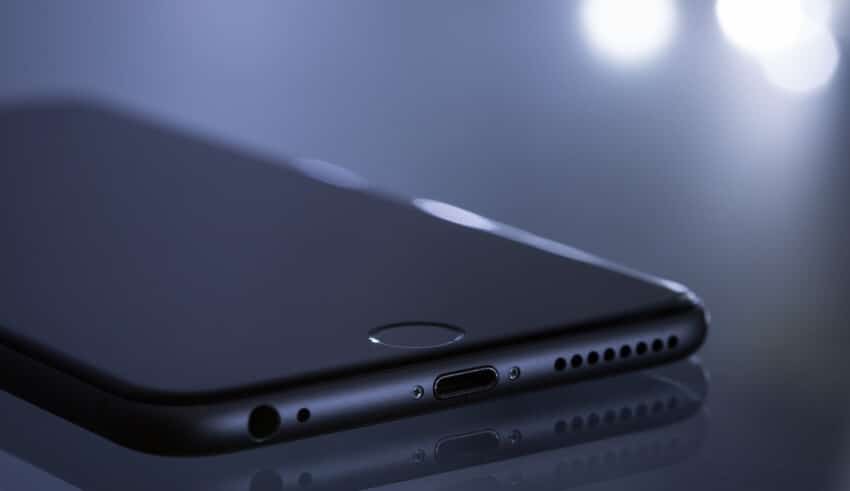 R&eacute;paration d’un &eacute;cran d’iPhone 11 cass&eacute; : le guide pour le remplacer vous-m&ecirc;me