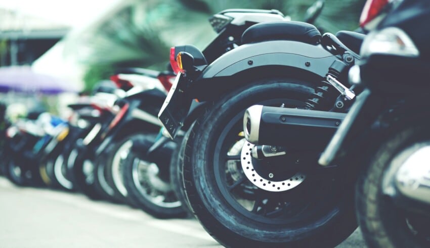 Comment bien choisir votre parking de stationnement moto&thinsp;?