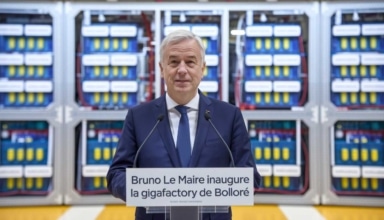 Bruno Le Maire inaugure la gigafactory de Bolloré : Une avancée décisive dans l’industrie des batteries rechargeables