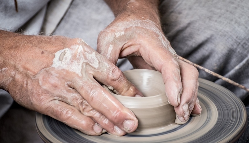 L’avenir du travail hybride : tendances et perspectives pour les professionnels