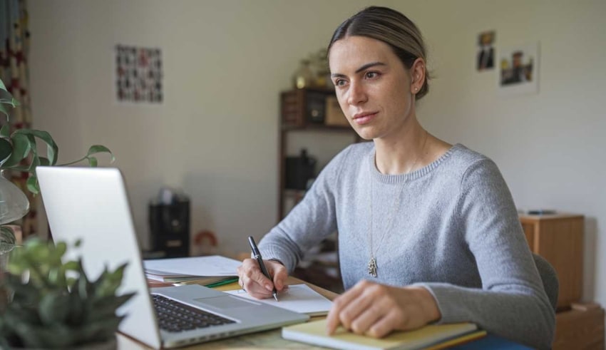 Travail &agrave; domicile : astuces pour optimiser votre productivit&eacute; depuis chez vous