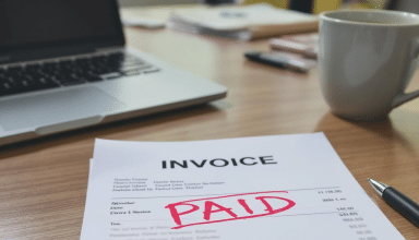 découvrez les obligations légales et les mentions essentielles que les entreprises doivent respecter lors de l'émission d'une facture acquittée. assurez-vous d'être en conformité avec la législation en vigueur et d'informer vos clients de manière claire et précise.