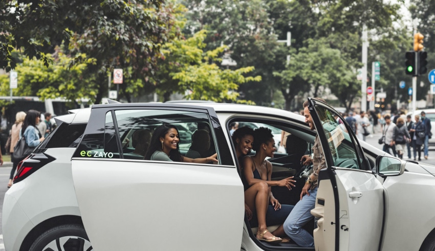 Comment Ecov r&eacute;invente le transport collectif en voiture
