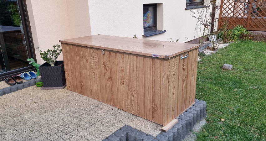Pourquoi investir dans une armoire de jardin : rangement pratique et esth&eacute;tique