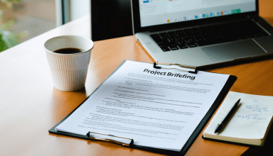 découvrez l'importance du cahier des charges dans la réussite d’un projet : un outil clé pour définir les objectifs, besoins et contraintes, assurer une organisation optimale et garantir le bon déroulement de votre projet.