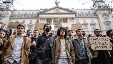 découvrez comment 38 organisations internationales de créateurs s'élèvent contre l'ia act, dénonçant une 'trahison' des objectifs européens en matière de protection des droits d'auteur et de soutien à la créativité. plongez dans ce débat crucial qui façonne l'avenir de la culture numérique en europe.