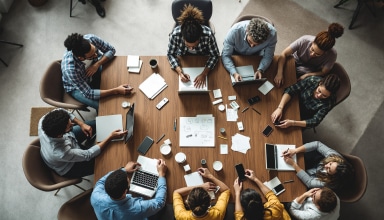 découvrez comment réinventer vos méthodes professionnelles à l’ère du nouveau paradigme du travail. explorez des approches innovantes pour améliorer bien-être, productivité et adaptation dans un monde professionnel en constante évolution.