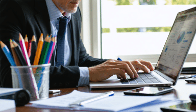 découvrez comment universign propose la signature électronique comme un outil légal reconnu, sécurisé et conforme aux réglementations, pour simplifier et authentifier vos transactions numériques.