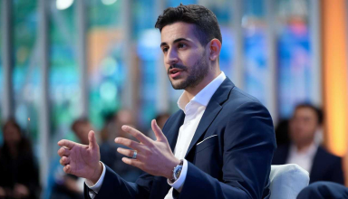 Sami Mahroum, entrepreneur : « L’IA pourrait métamorphoser l’entreprise en un écosystème décentralisé de réseaux interconnectés, voire la faire disparaître telle que nous la connaissons »