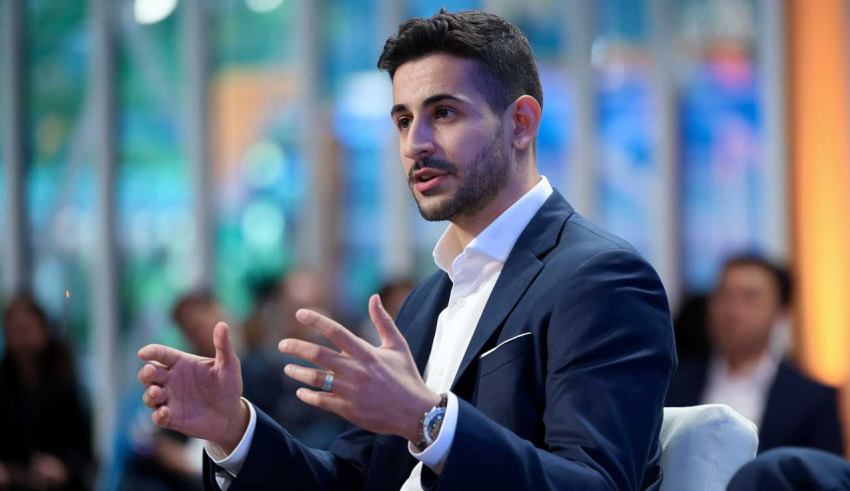 Sami Mahroum, entrepreneur : &laquo; L&rsquo;IA pourrait m&eacute;tamorphoser l&rsquo;entreprise en un &eacute;cosyst&egrave;me d&eacute;centralis&eacute; de r&eacute;seaux interconnect&eacute;s, voire la faire dispara&icirc;tre telle que nous la connaissons &raquo;
