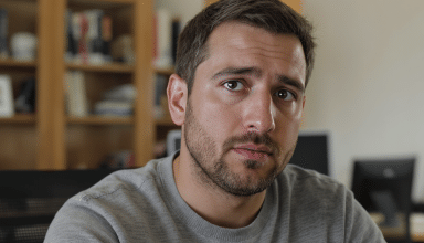 nate soares, chercheur renommé à berkeley et expert en ia, met en garde contre les dangers imminents de l'intelligence artificielle et alerte sur un risque potentiel d'extinction humaine, qualifiant l'inaction de folie.