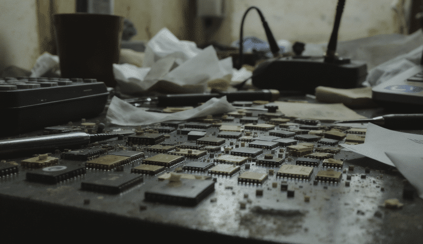 Puces &eacute;lectroniques : pourquoi l’Europe perd la course technologique