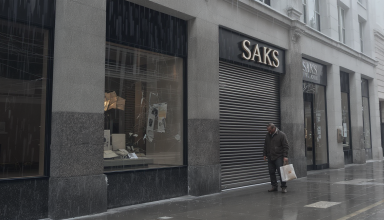 découvrez les enjeux de la faillite de saks global, un choc majeur pour l'empire des grands magasins de luxe américains, et ses conséquences sur le marché du luxe.