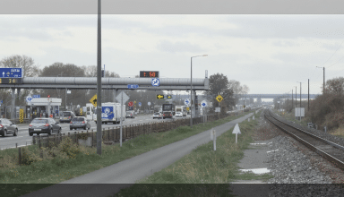le gouvernement envisage une nouvelle loi visant à utiliser les recettes des autoroutes pour financer le développement du rail et l'entretien des routes secondaires, favorisant une meilleure mobilité et durabilité.