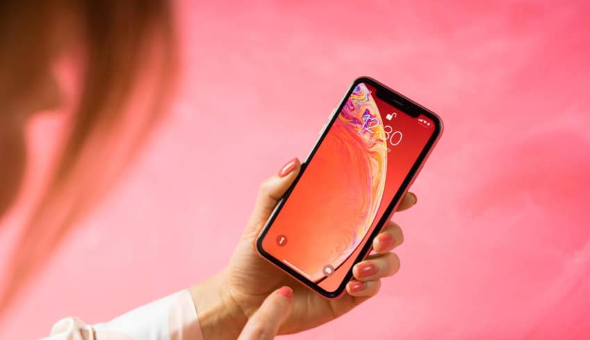 Comment changer l’&eacute;cran de votre iPhone XR sans perdre aucune fonction ?