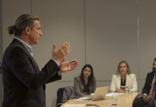 Prise de parole en public : comment gagner en impact dans un contexte professionnel