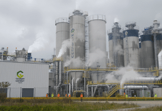 en allemagne, quatre leaders européens du ciment unissent leurs forces pour lancer un projet innovant de capture du co₂, visant à réduire significativement les émissions industrielles.
