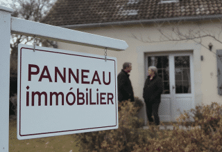 Panneau immobilier : comprendre son r&ocirc;le dans la vente de biens