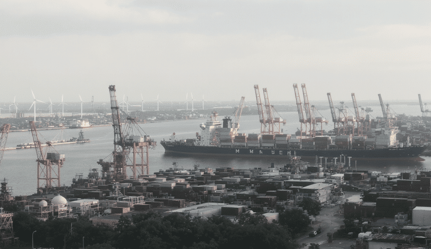 Rotterdam, premier port europ&eacute;en et carrefour &eacute;nerg&eacute;tique, amorce lentement sa transition